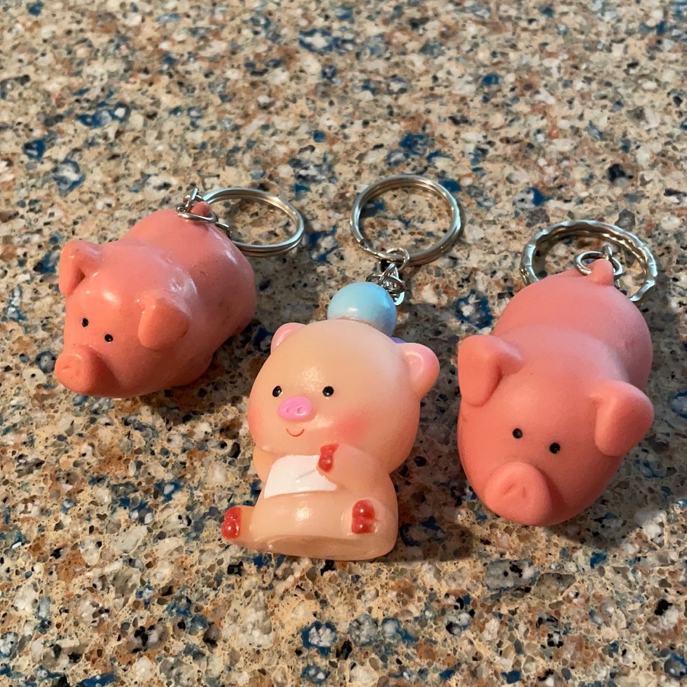 FREE with Purchase: Piggy keychain bundle